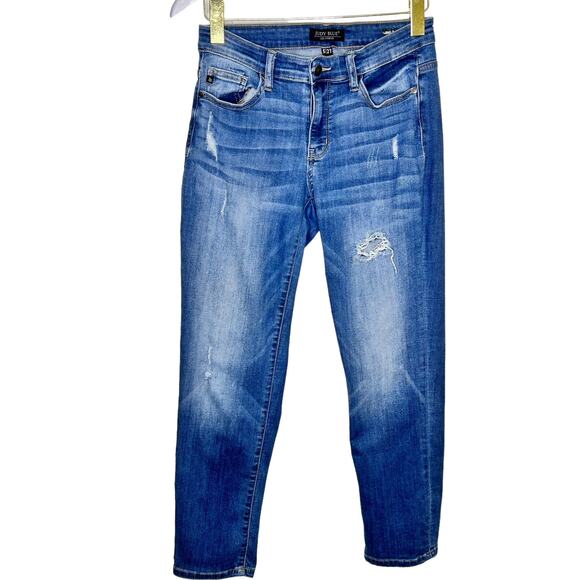 Judy Blue Distressed Light Wash Straight Leg Boyfriend Fit Jeans - Picture 1 of 9